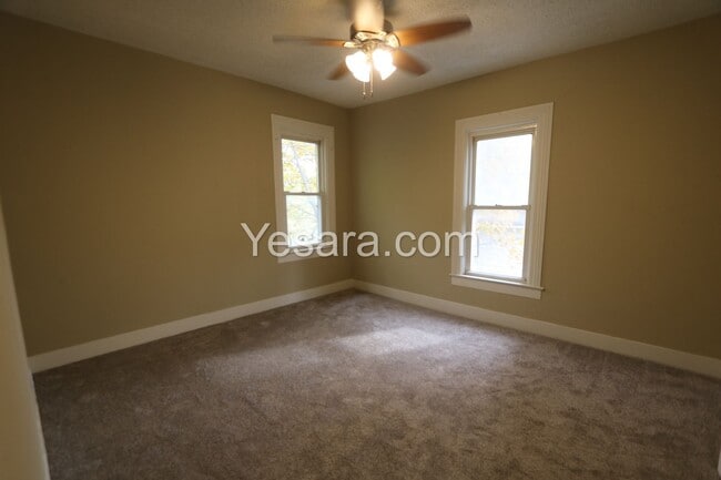 Building Photo - 2 Bedroom 2 Bath House