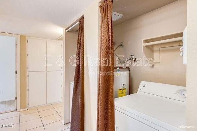 Building Photo - 1402 S Jentilly Ln