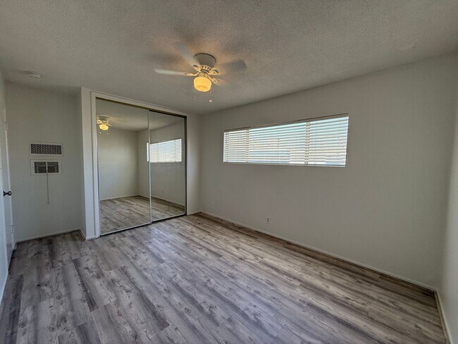 Building Photo - 962 - Down Property