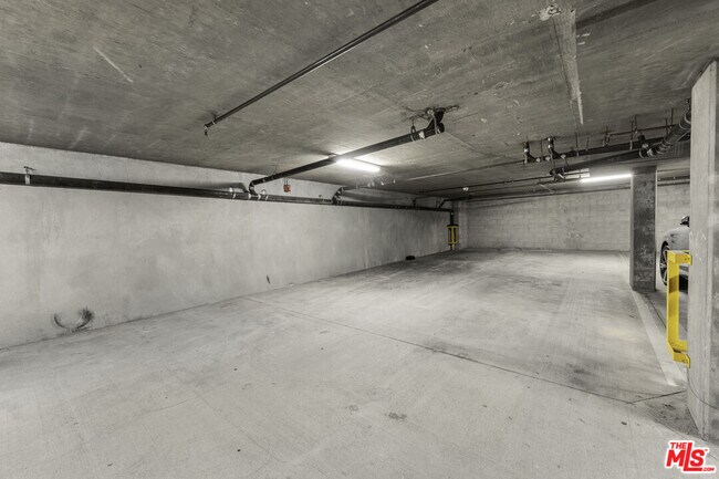 Building Photo - 1820 Benecia Ave
