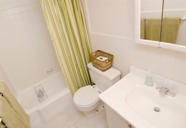 Building Photo - 1242 Haslett Rd