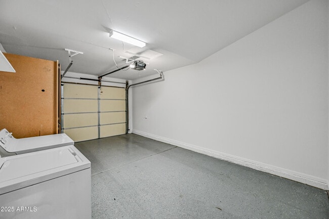 Building Photo - 1813 E Grandview Rd
