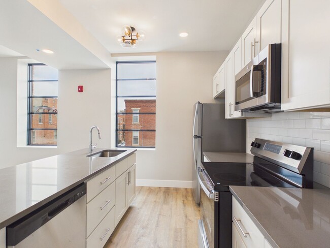 Building Photo - The Lofts at Midtown