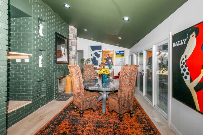 Building Photo - MCM Ranch : Modern 5BR Near Henry Ford & McLaren