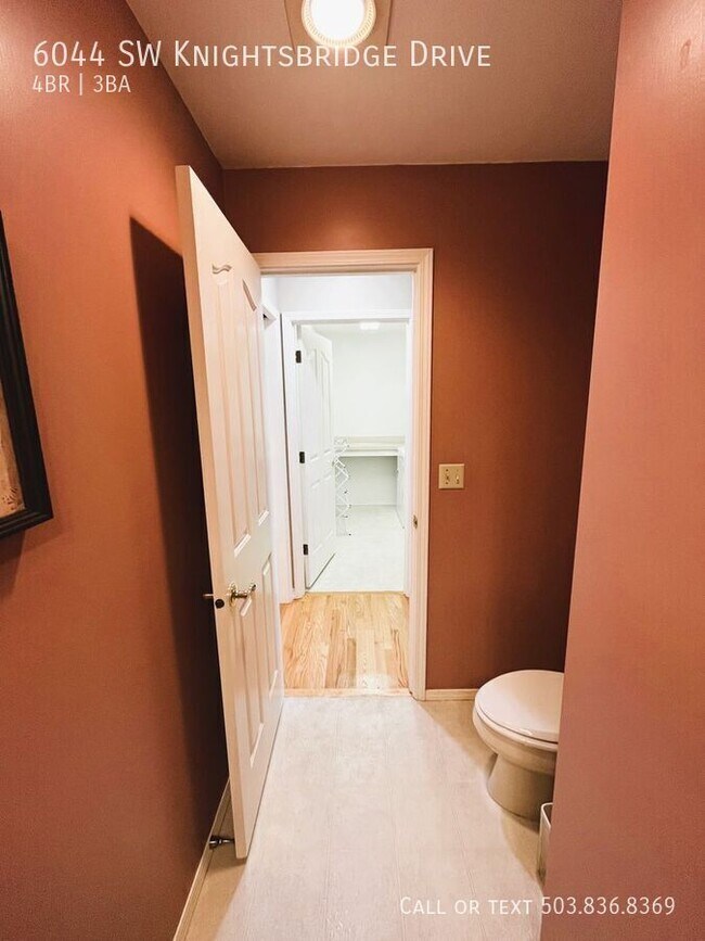 Building Photo - 6044 SW Knightsbridge Dr