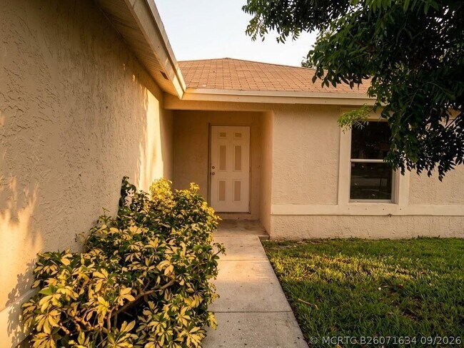 Building Photo - 2711 NW 13th St