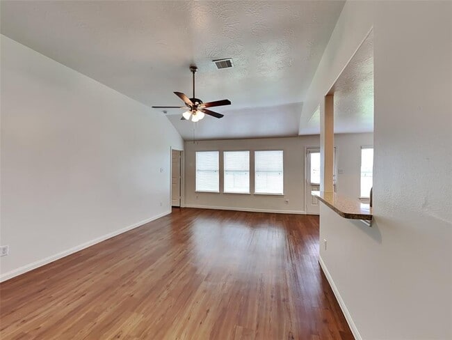 Building Photo - 26 Mira Loma Dr
