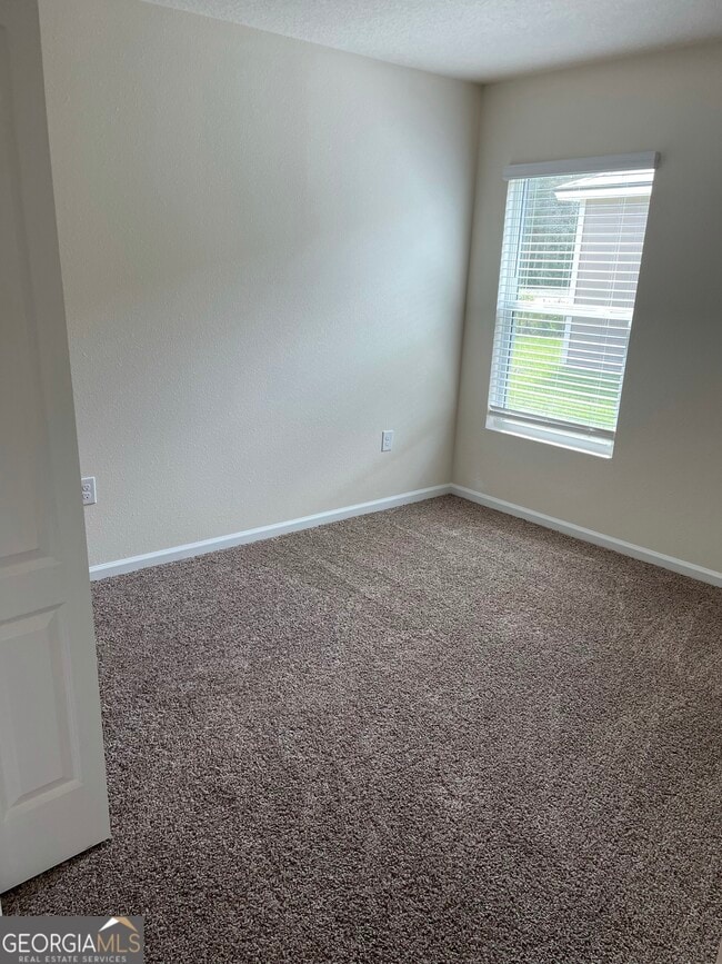 Building Photo - 127 Teakwood Dr