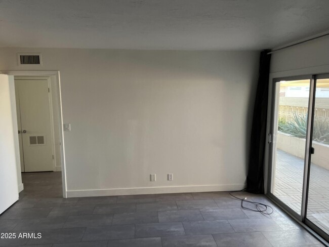 Building Photo - 3713 E Glenrosa Ave