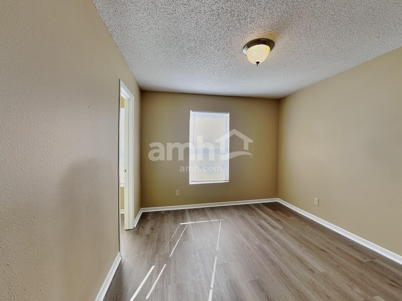 Building Photo - 990 Brookhaven Dr