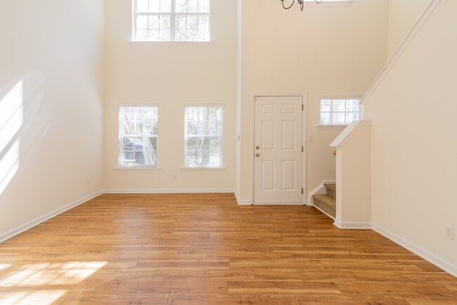 Building Photo - 18457 Streamline Ct