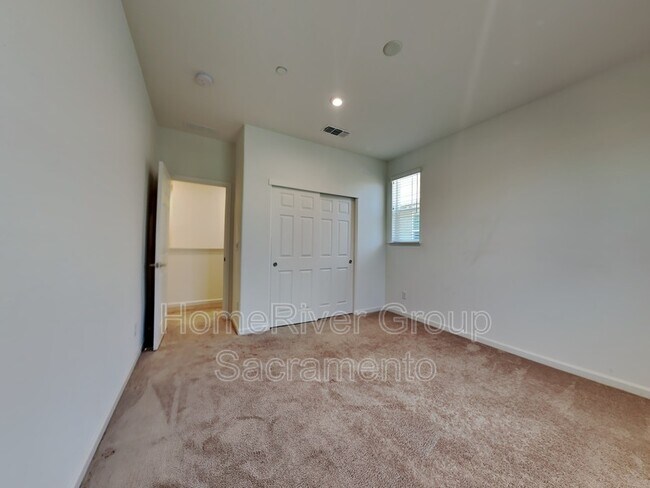 Building Photo - 1169 Knox Way