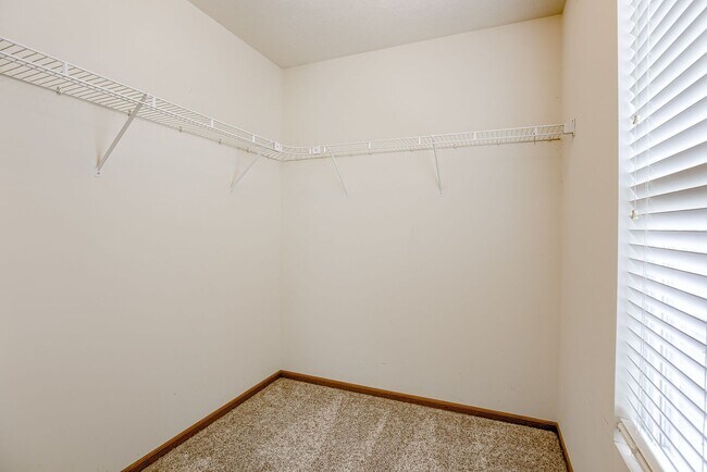 Building Photo - Spacious 4 Bedroom In Gretna!!