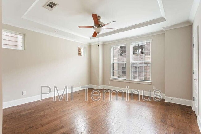 Building Photo - 609 Broadview Terrace NE