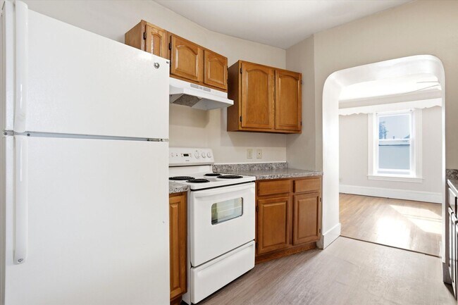 Building Photo - 247 Jewett St