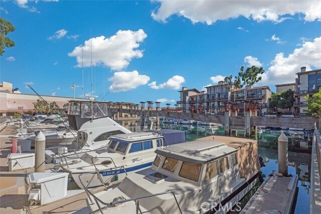 Building Photo - 7235 Marina Pacifica Dr S
