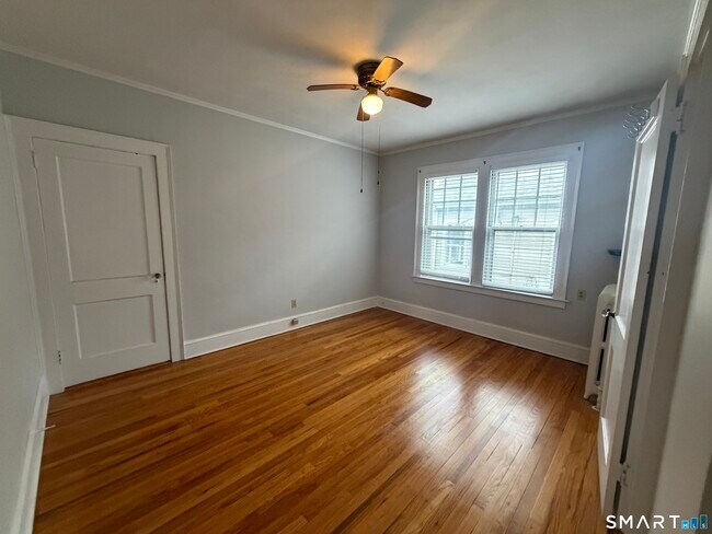 Building Photo - 65 Burr St