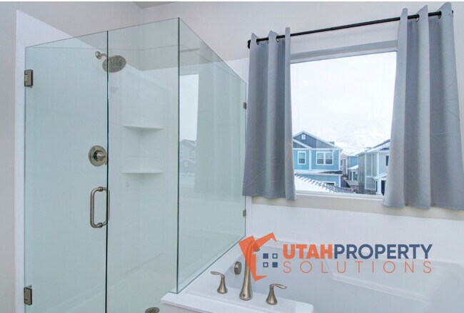 Building Photo - 4693 Daisy Ln