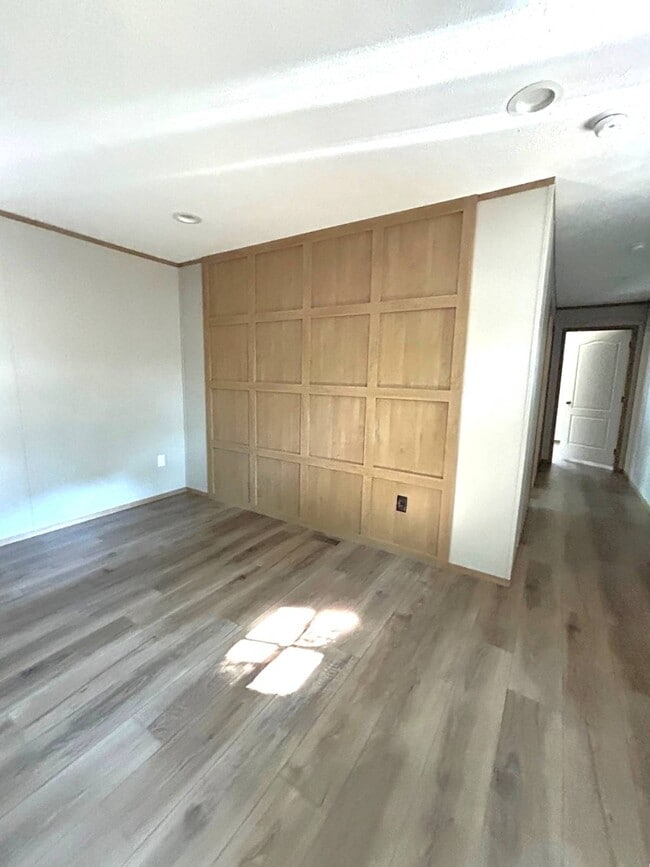 Building Photo - 55 Mindi Ct