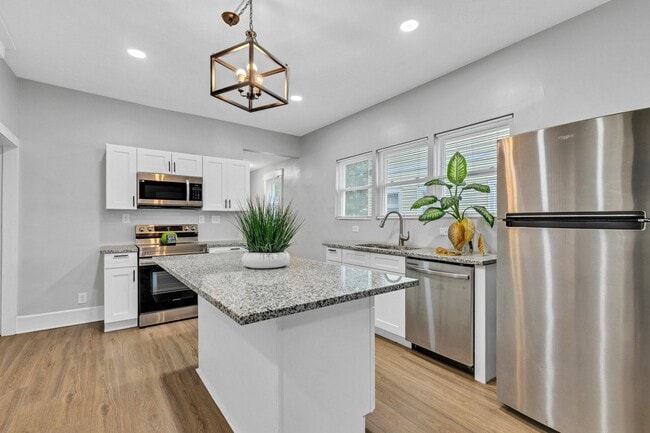 Building Photo - 3628 Birchwood Ave