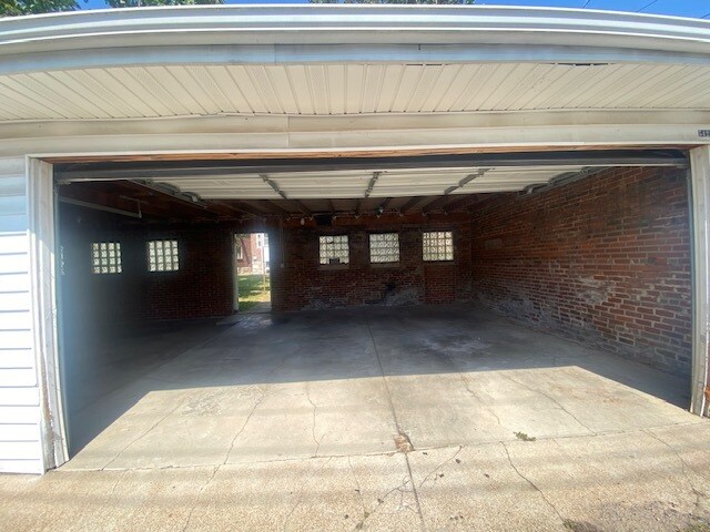 Building Photo - 5424 Rhodes Ave