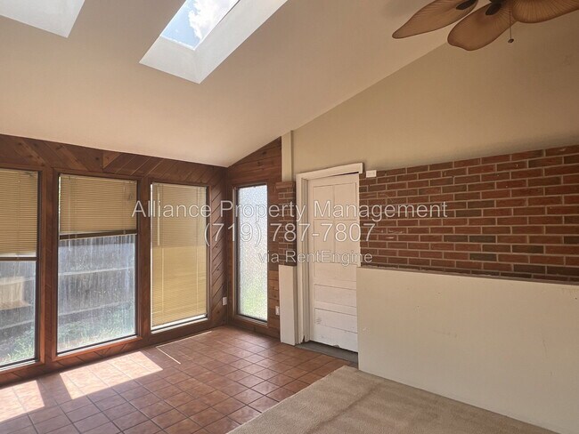 Building Photo - 1345 Pike Dr