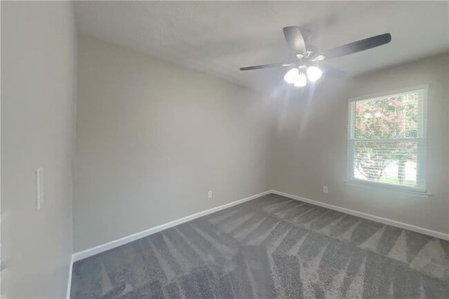 Building Photo - 1842 Jarrett Dr