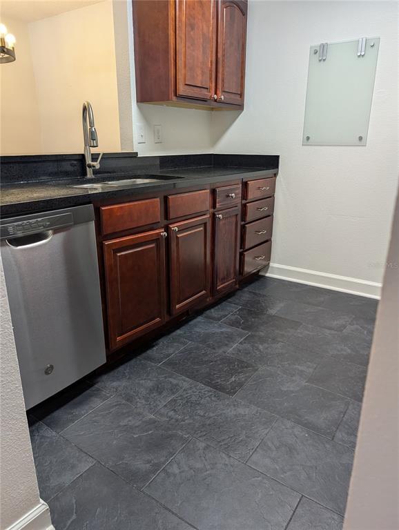 Building Photo - 2077 Dixie Belle Dr