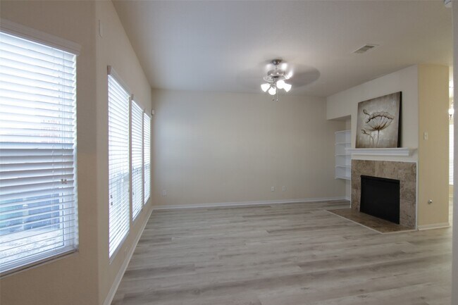 Building Photo - 15010 Calico Heights Ln