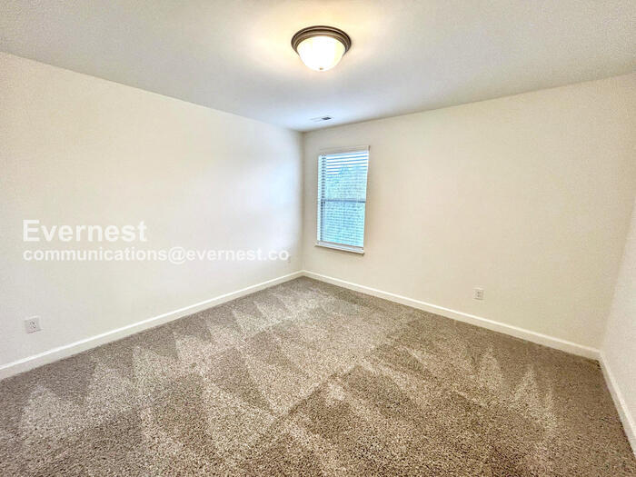 Building Photo - 787 Coopers Way