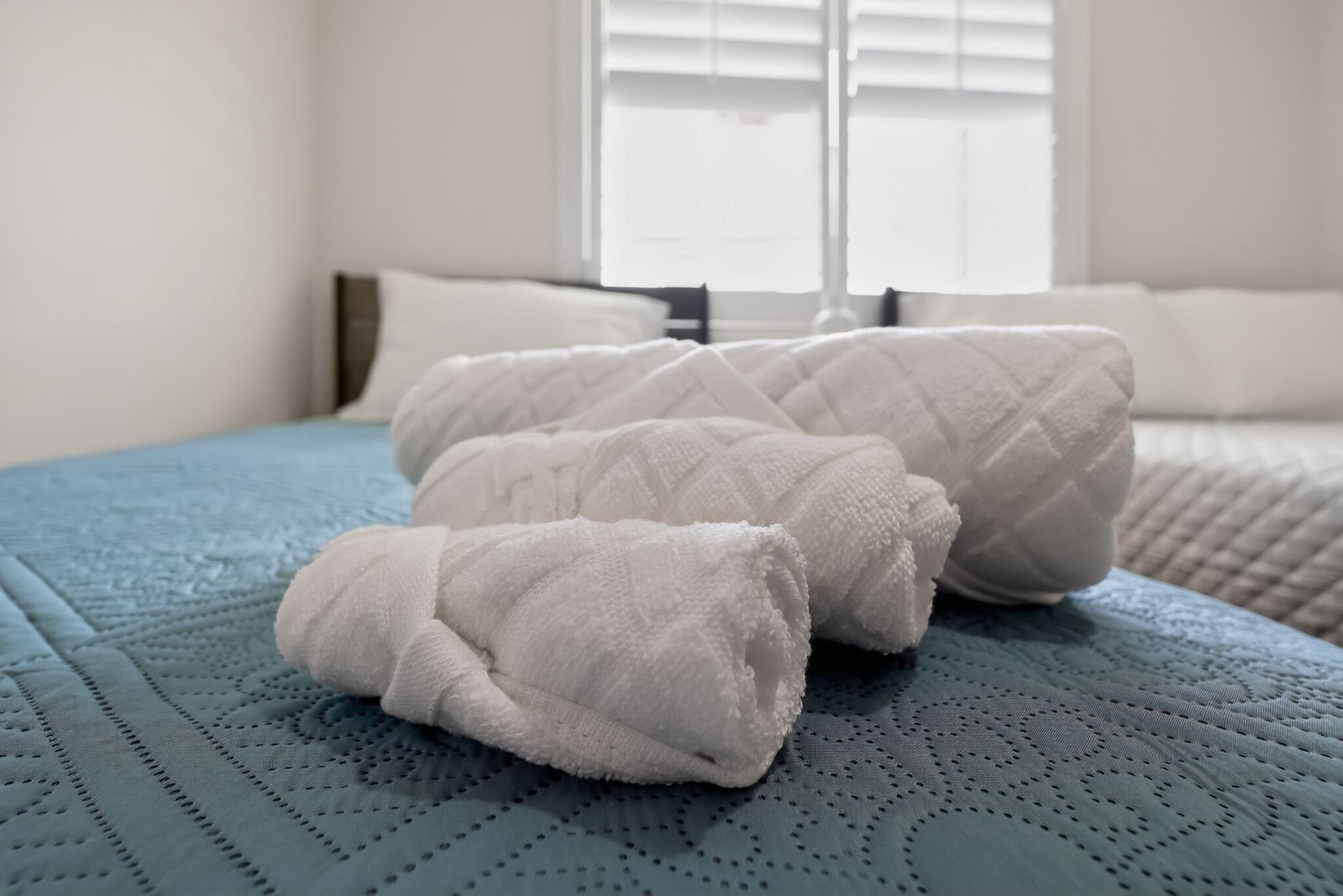 Building Photo - 917 W 62nd Pl