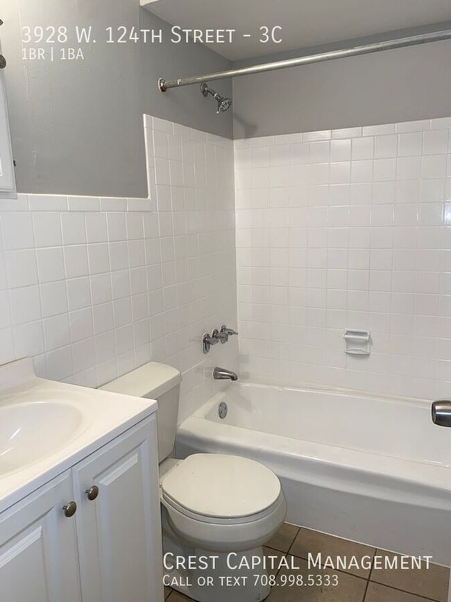 Building Photo - Charming One-Bedroom, One-Bathroom Apartme...