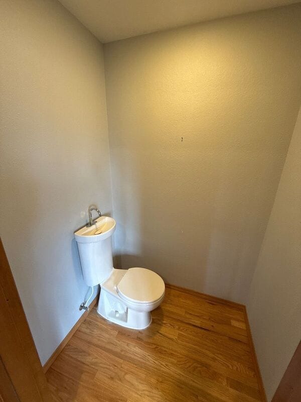 Building Photo - 610 Liberty St SE