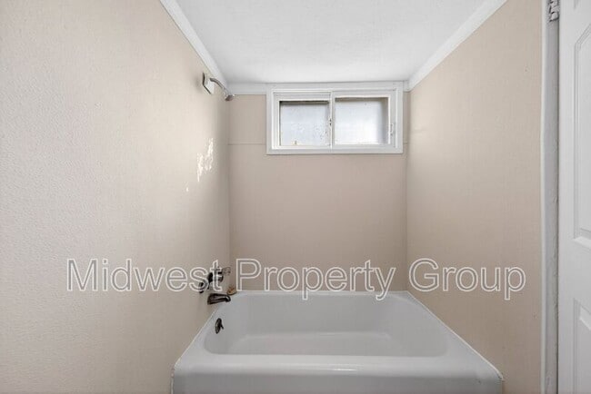 Building Photo - 8310 Sagewood Ln