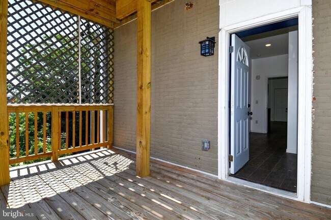 Building Photo - The Jefferson Apartment
