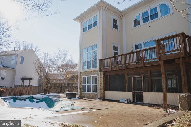 Building Photo - 6902 Tower of London Dr