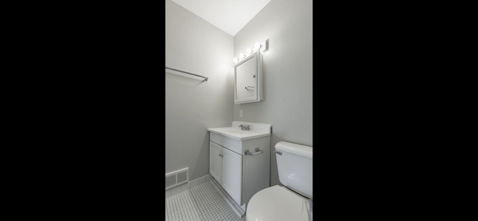 Building Photo - 6406 83rd Ct N