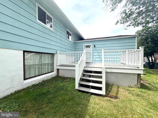 Building Photo - 11 Sheldrake Rd