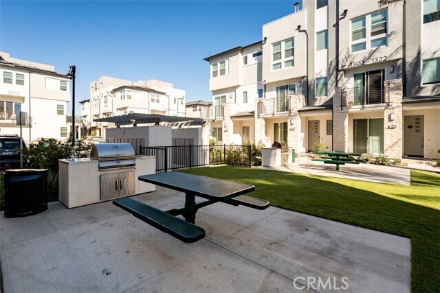 Building Photo - 1415 W Cara Dr