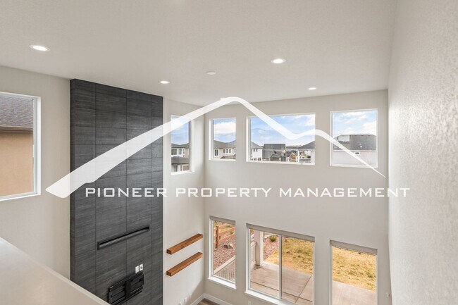 Building Photo - Breathtaking Pikes Peak Views in Desirable Wolf Ranch - 4 bedroom, 3 Full Bath, Office and Loft, ...