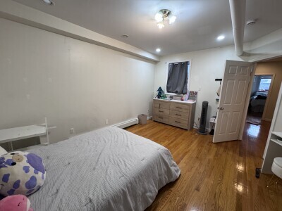 Building Photo - 24 Euston St