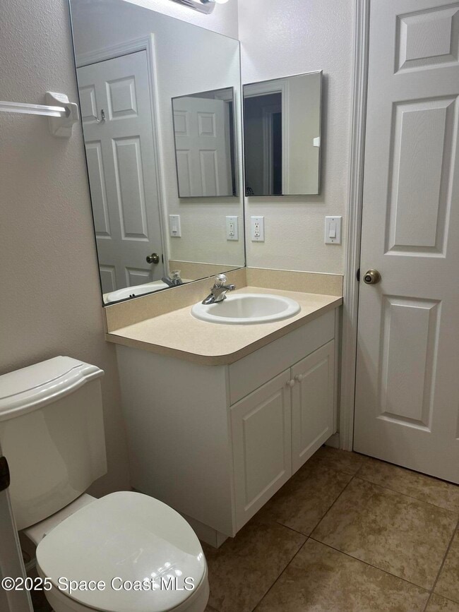 Building Photo - 1125 Luminary Cir