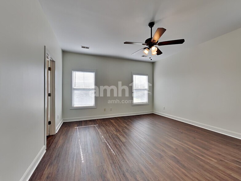 Building Photo - 1079 Moss Grove Dr