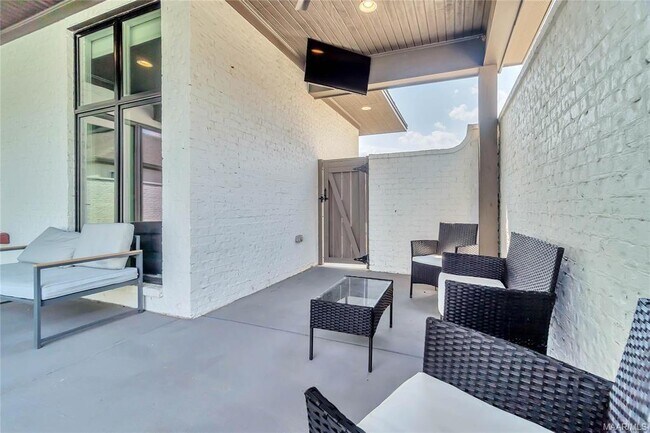 Building Photo - 7132 Fain Park Dr