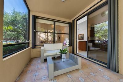 Building Photo - 15533 N Miami Lakeway