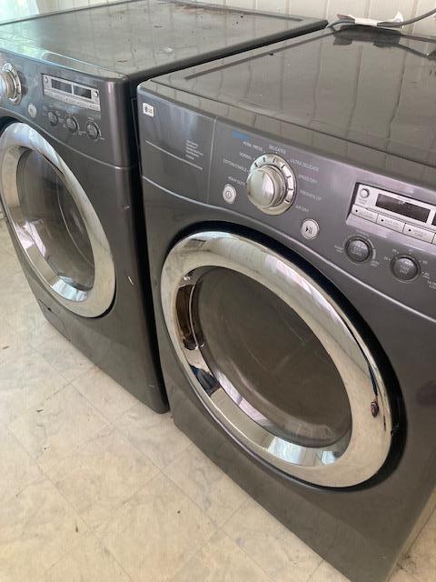 Building Photo - 2000 Schulle Ave