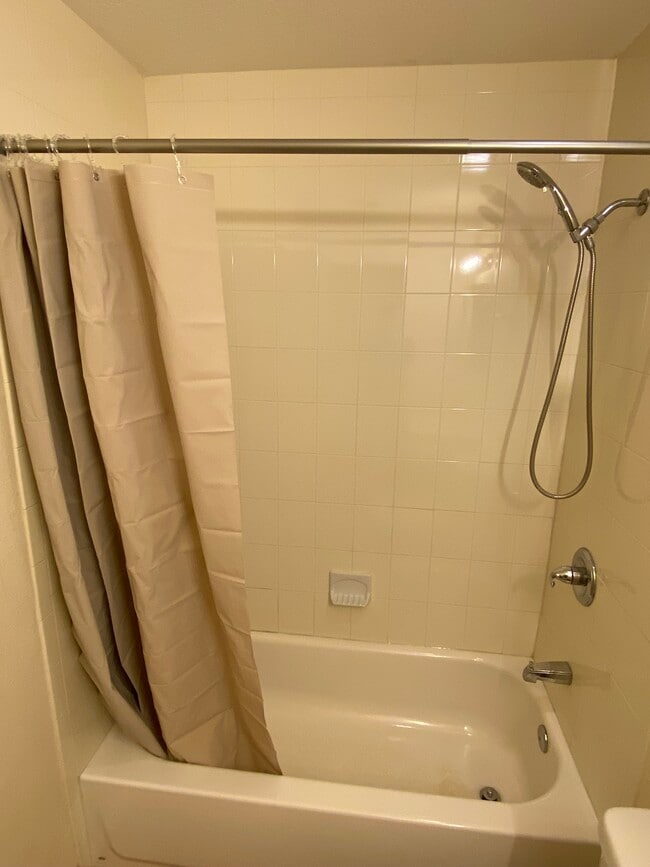 Building Photo - 154 Hurst St