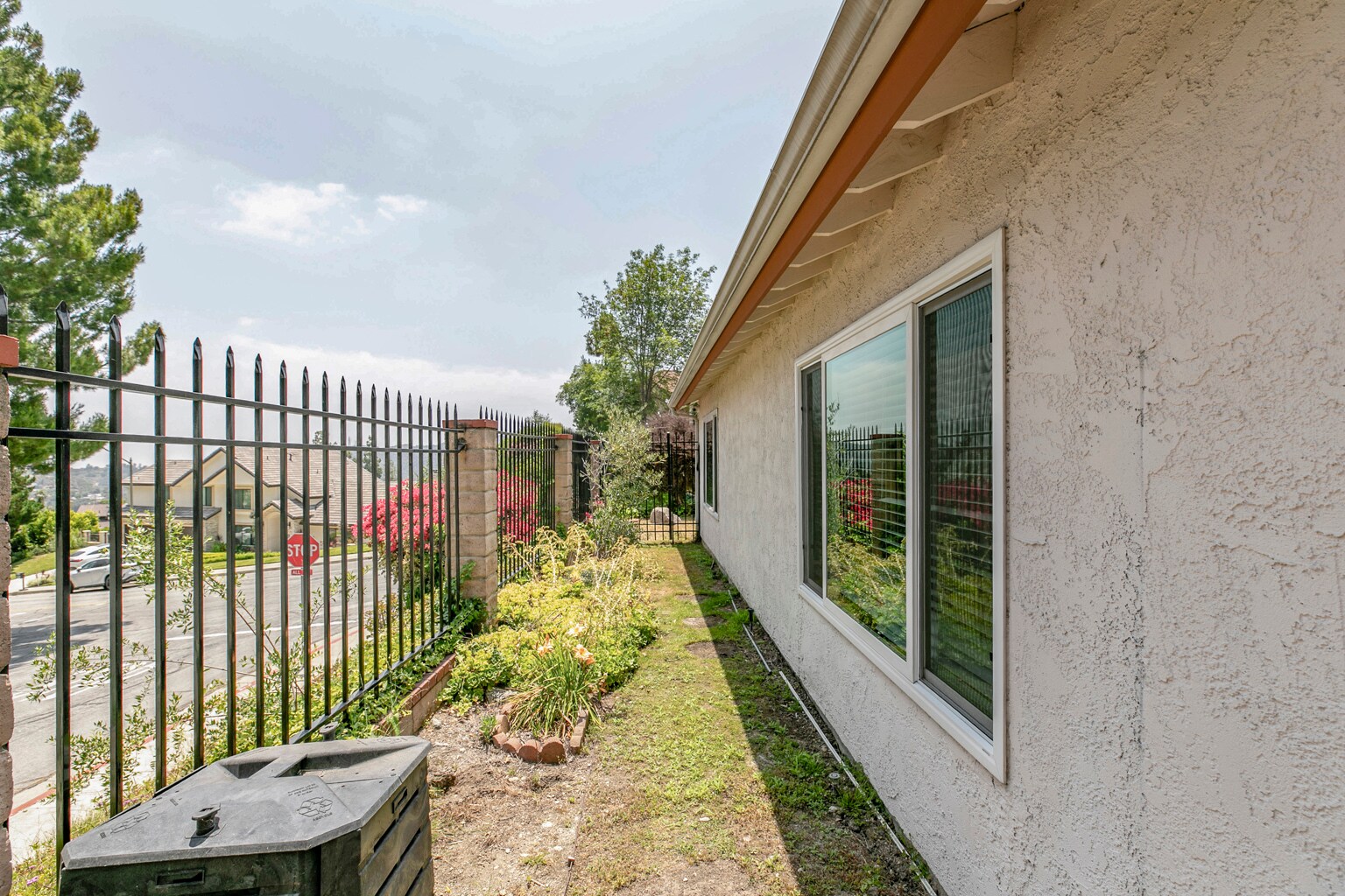Building Photo - 3125 Emerald Isle Dr