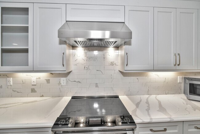 Building Photo - 125 Coolidge Ave