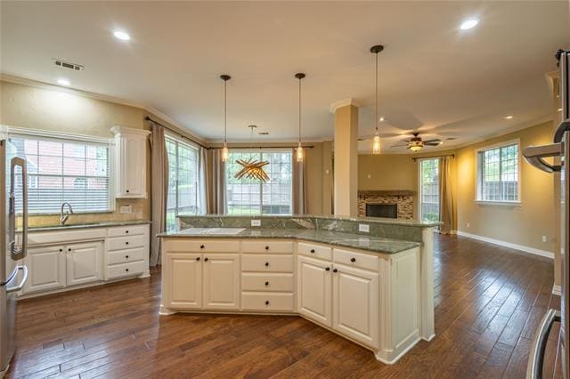 Building Photo - 325 Highland Oaks Cir